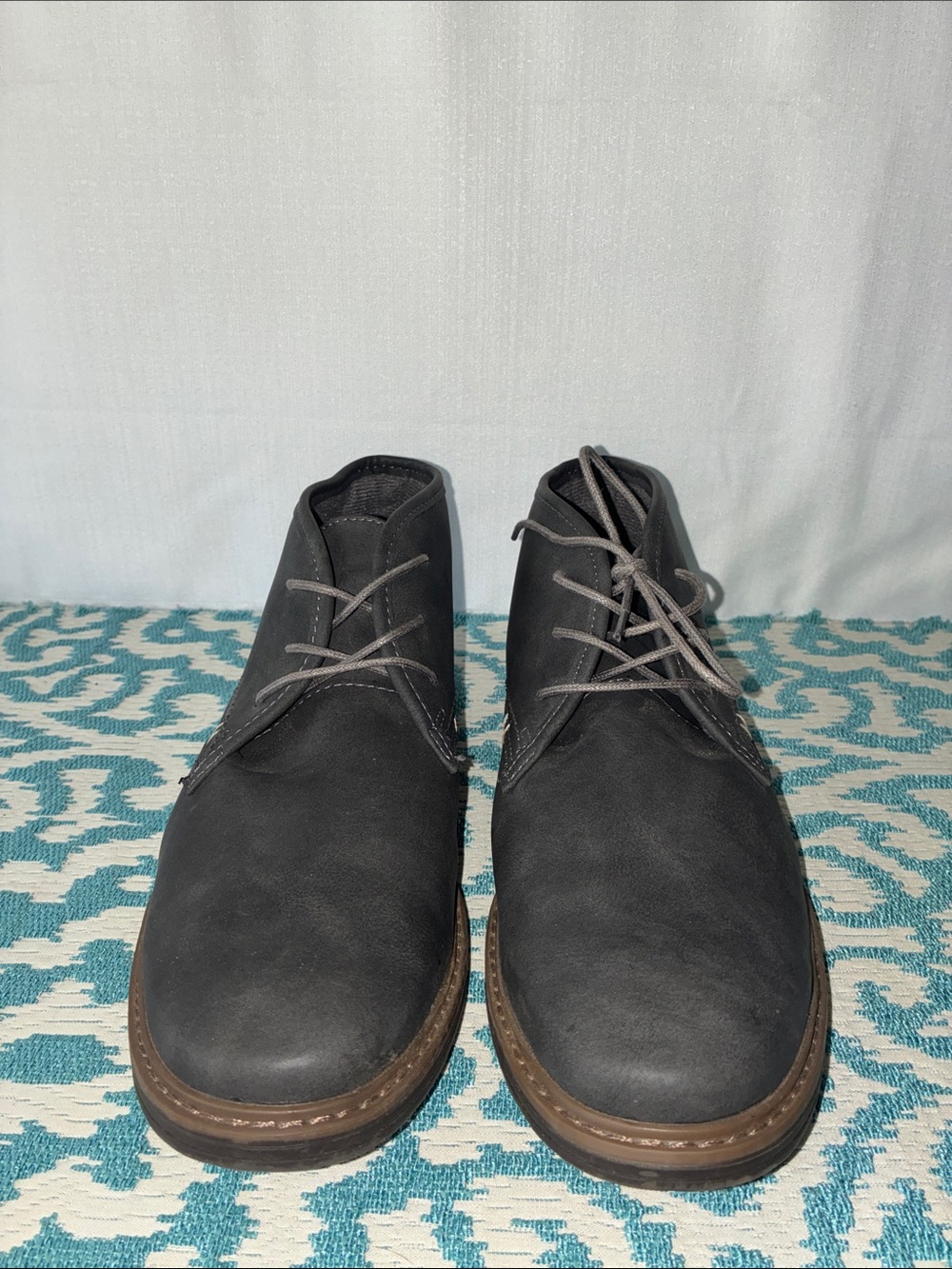 Men's Gray Chukka Boots with Brown Outsole - Everyday Comfort Sz 10 1/2